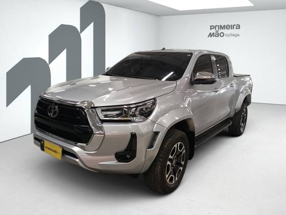 TOYOTA HILUX 2.8 D-4D TURBO DIESEL CD SRX 4X4 AUTOMÁTICO TOYOTA HILUX 2.8 D-4D TURBO DIESEL CD SRX 4X4 AUTOMÁTICO